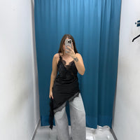 Canotta satinata con dettagli in pizzo-315