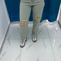 Jeans vintage con strappo 6402