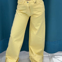 Coordinato camicia e jeans giallo
