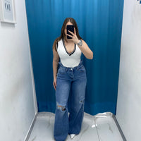 Jeans denim con strappo 12449