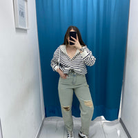 Jeans vintage con strappo 6402