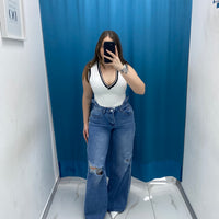 Jeans denim con strappo 12449