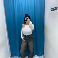 Body cut out 16187
