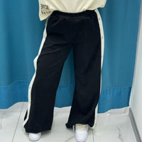 Pantalone con bottoni laterali 96536