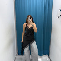 Canotta satinata con dettagli in pizzo-315