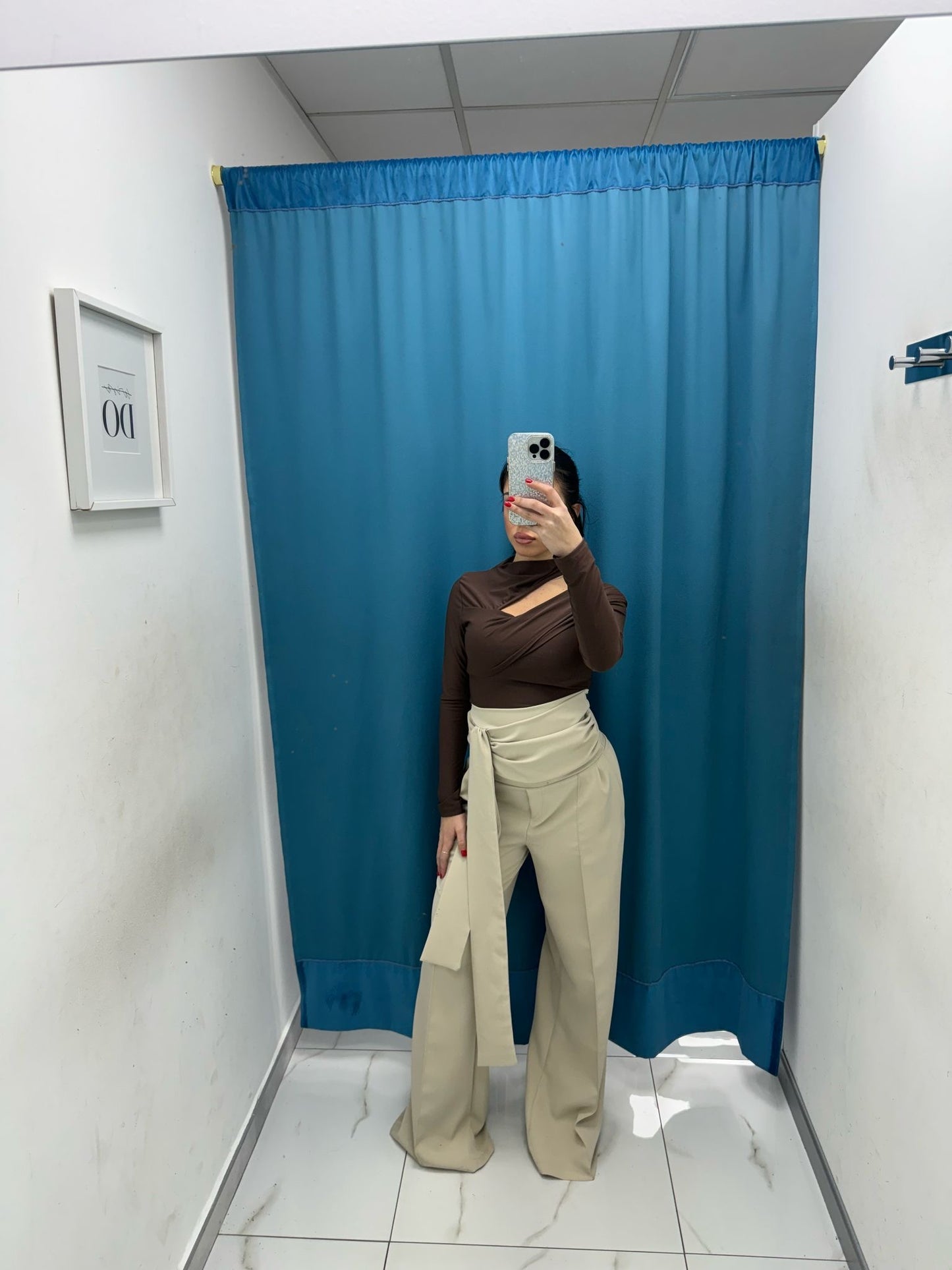 Pantalone con cintura beige 16067