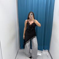 Canotta satinata con dettagli in pizzo-315