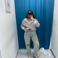 Jeans vintage con strappo 6402