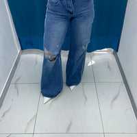 Jeans denim con strappo 12449