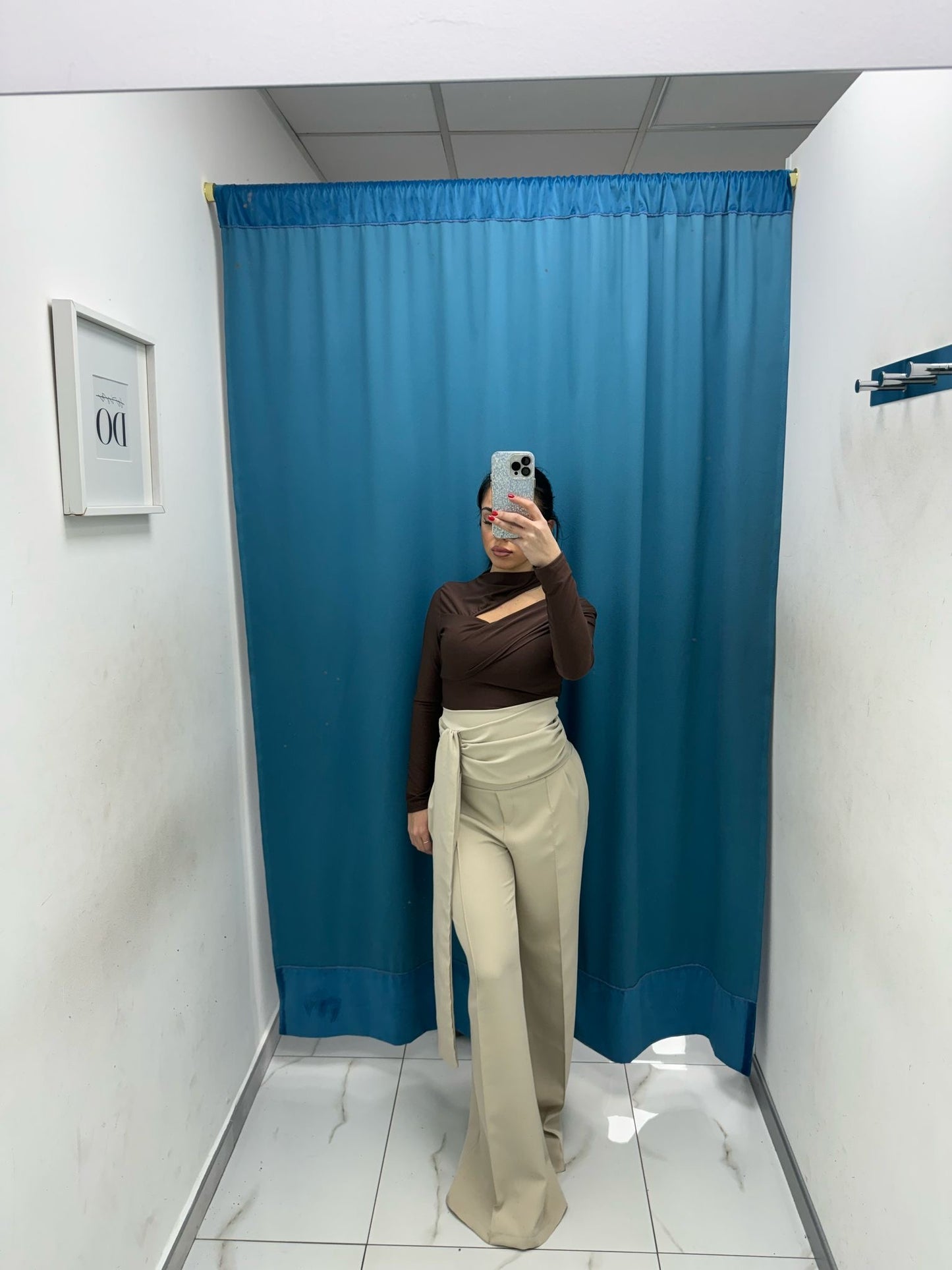 Pantalone con cintura beige 16067