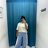Pantalone con bottoni laterali 96536