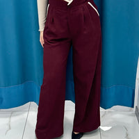 Pantalone con rifiniture bianche 9160