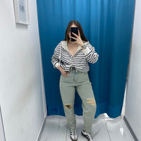 Jeans vintage con strappo 6402