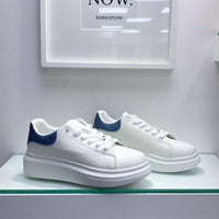Sneakers bianche 2700