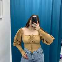 Blusa corta beige