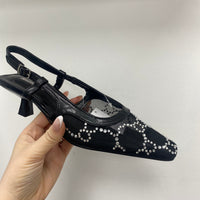 Décolleté slingback chic