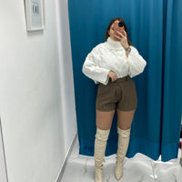 Shorts a quadri marrone