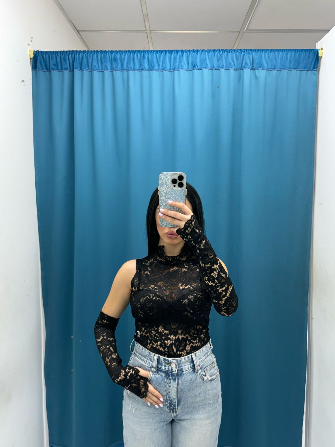 Body in pizzo con manicotti 6360