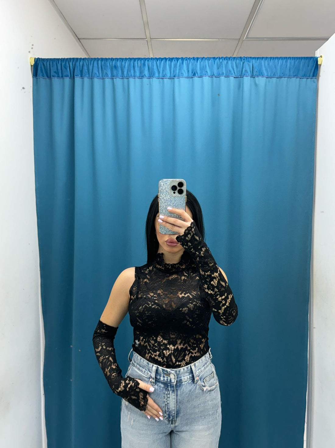 Body in pizzo con manicotti 6360
