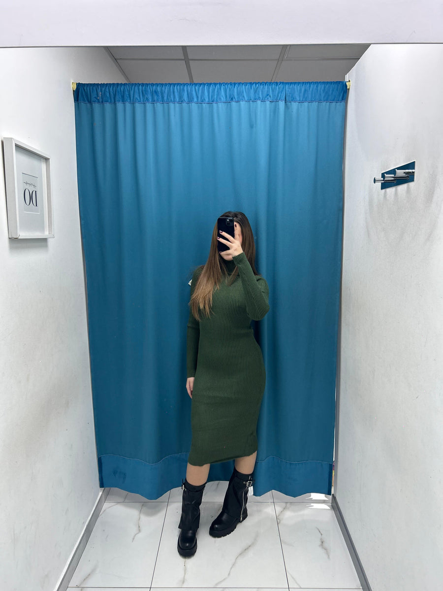 Vestito a costine con collo 55742