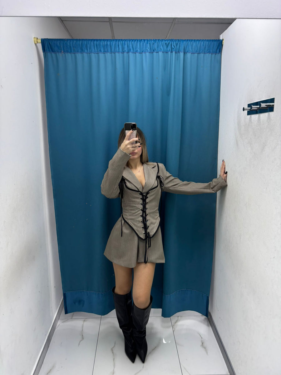 Tailleur “Royal Edge” 86372