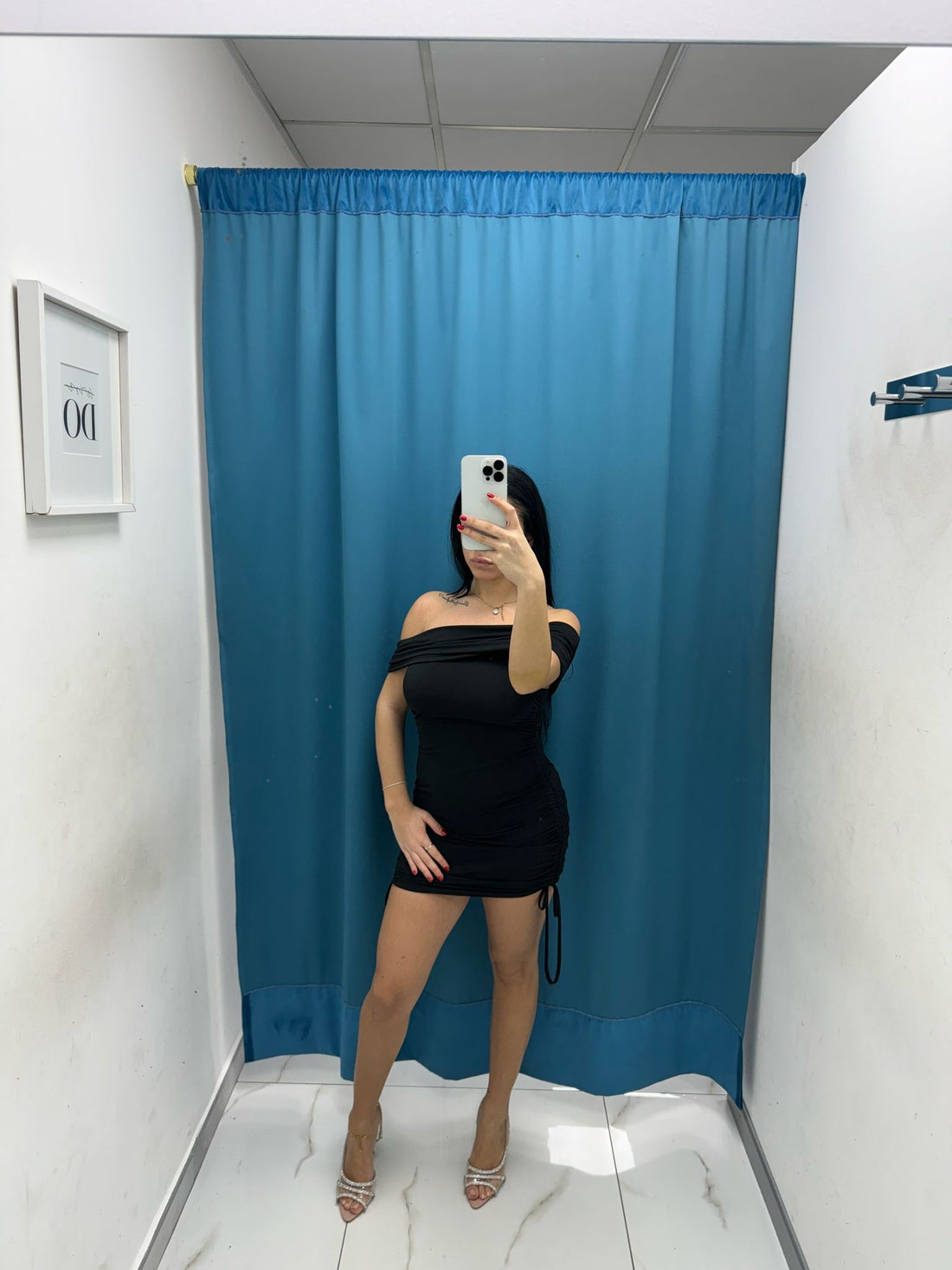 Vestito con scollo laser 40193