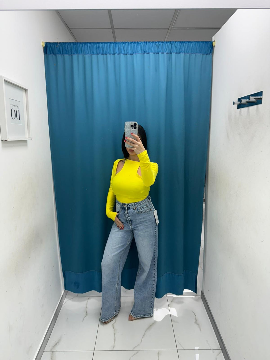 Body cut out 16187