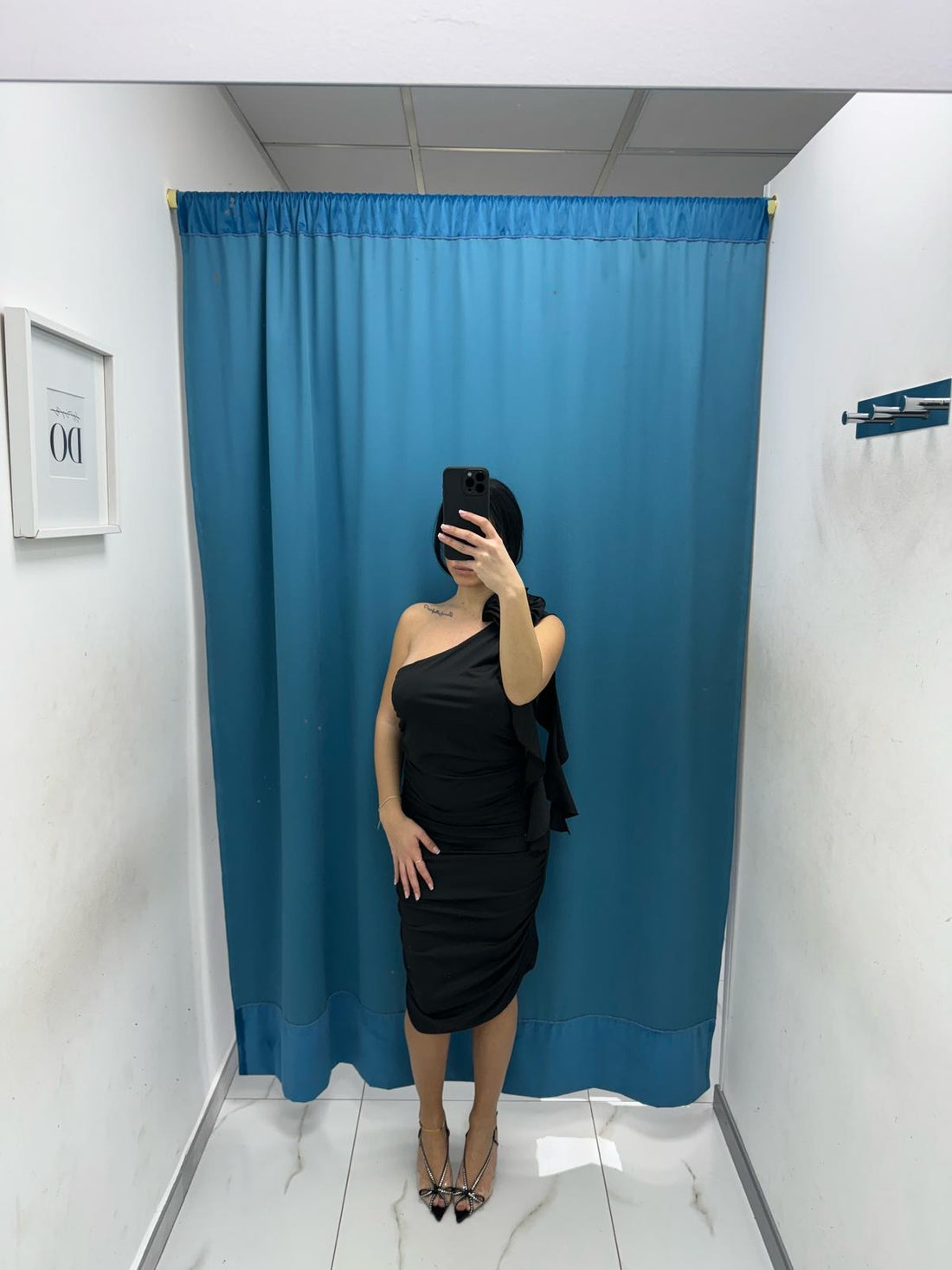 Vestito con fiore 10541