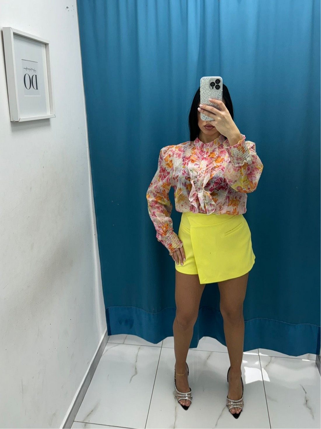 Gonna a pantaloncino giallo 246011