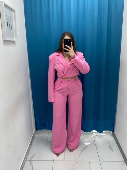 Tailleur giacca crop e pantalone fucsia 38411