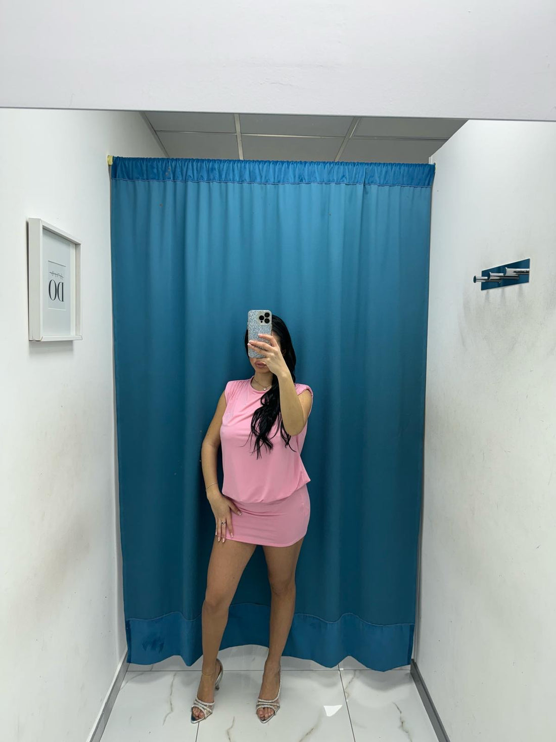 Vestito a giro con scollo sul retro 13682