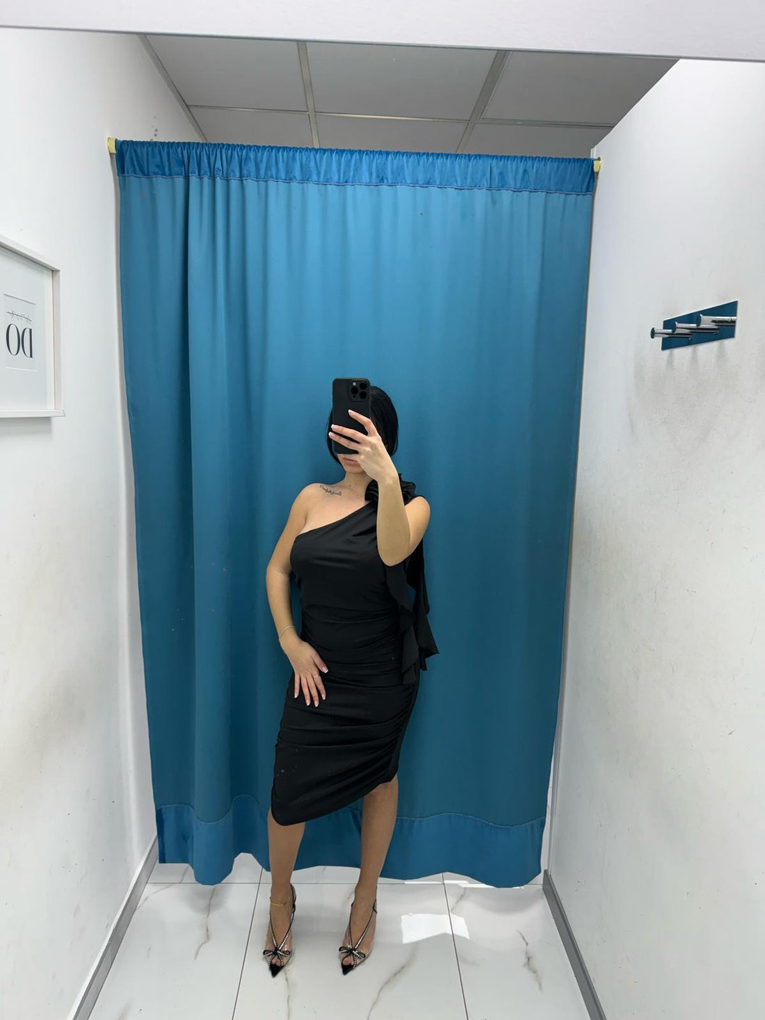 Vestito con fiore 10541