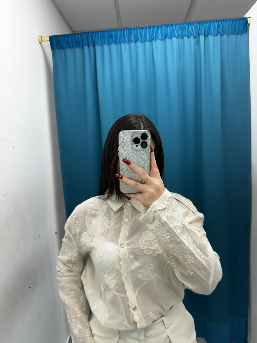 Camicia con ricami 481