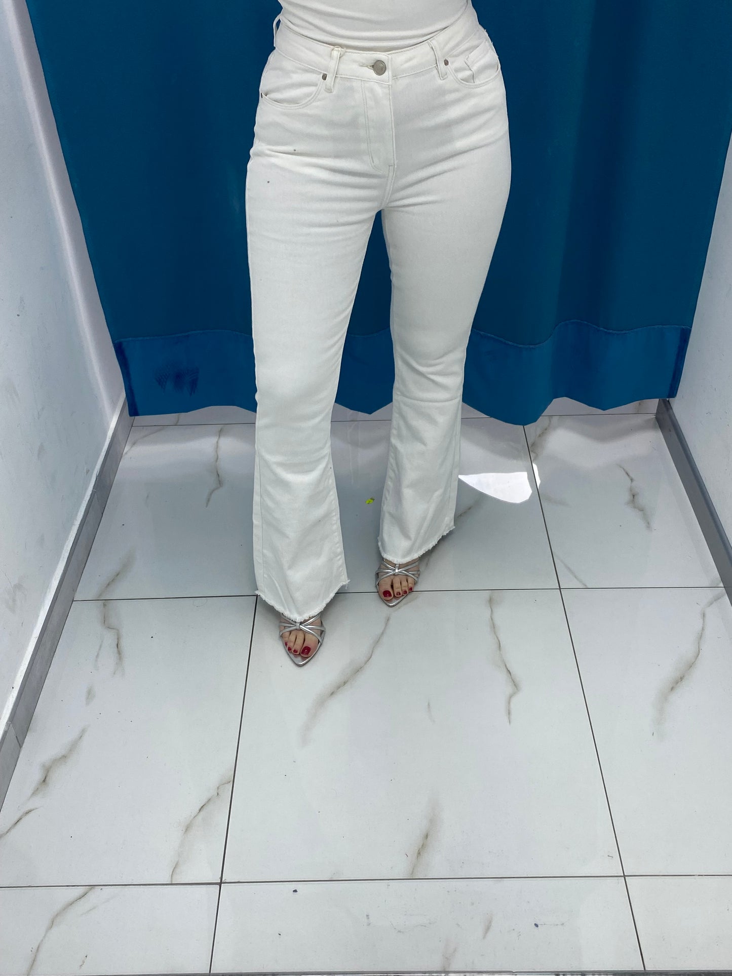 Jeans flare bianco 77791