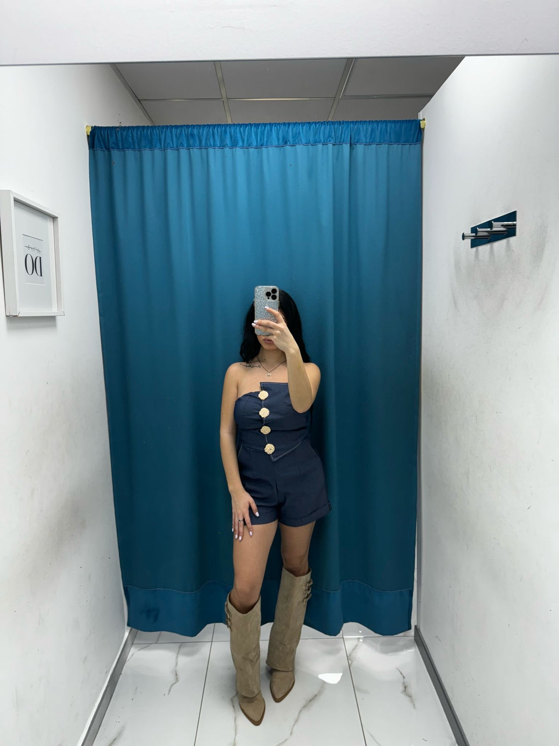 Tutina con bottoni oro 90378