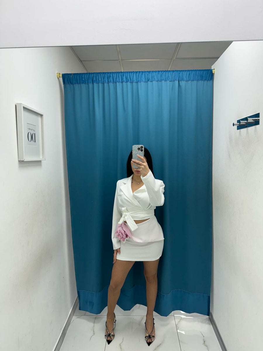 Coordinato giacca e gonna con rosa 13174