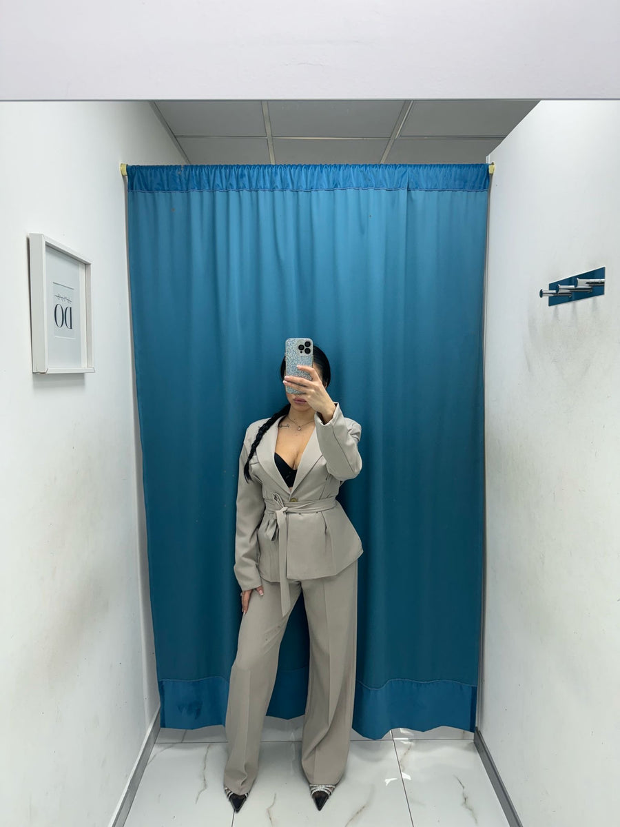 Tailleur con cintura 13158