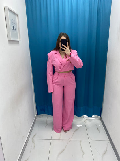 Tailleur giacca crop e pantalone fucsia 38411