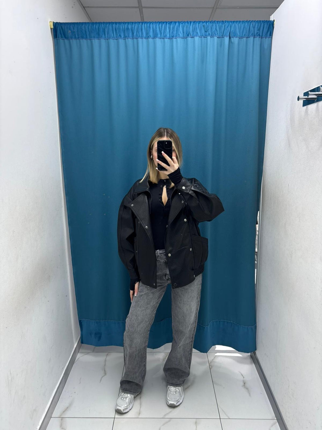 Jeans “Two-Tone Closure Denim”-25182