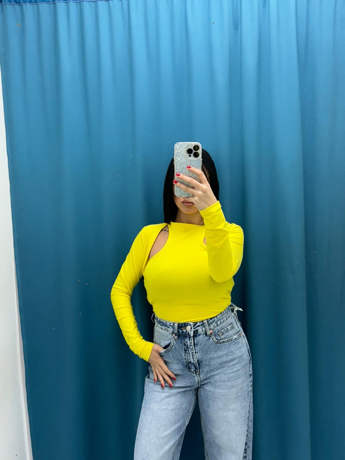 Body cut out 16187