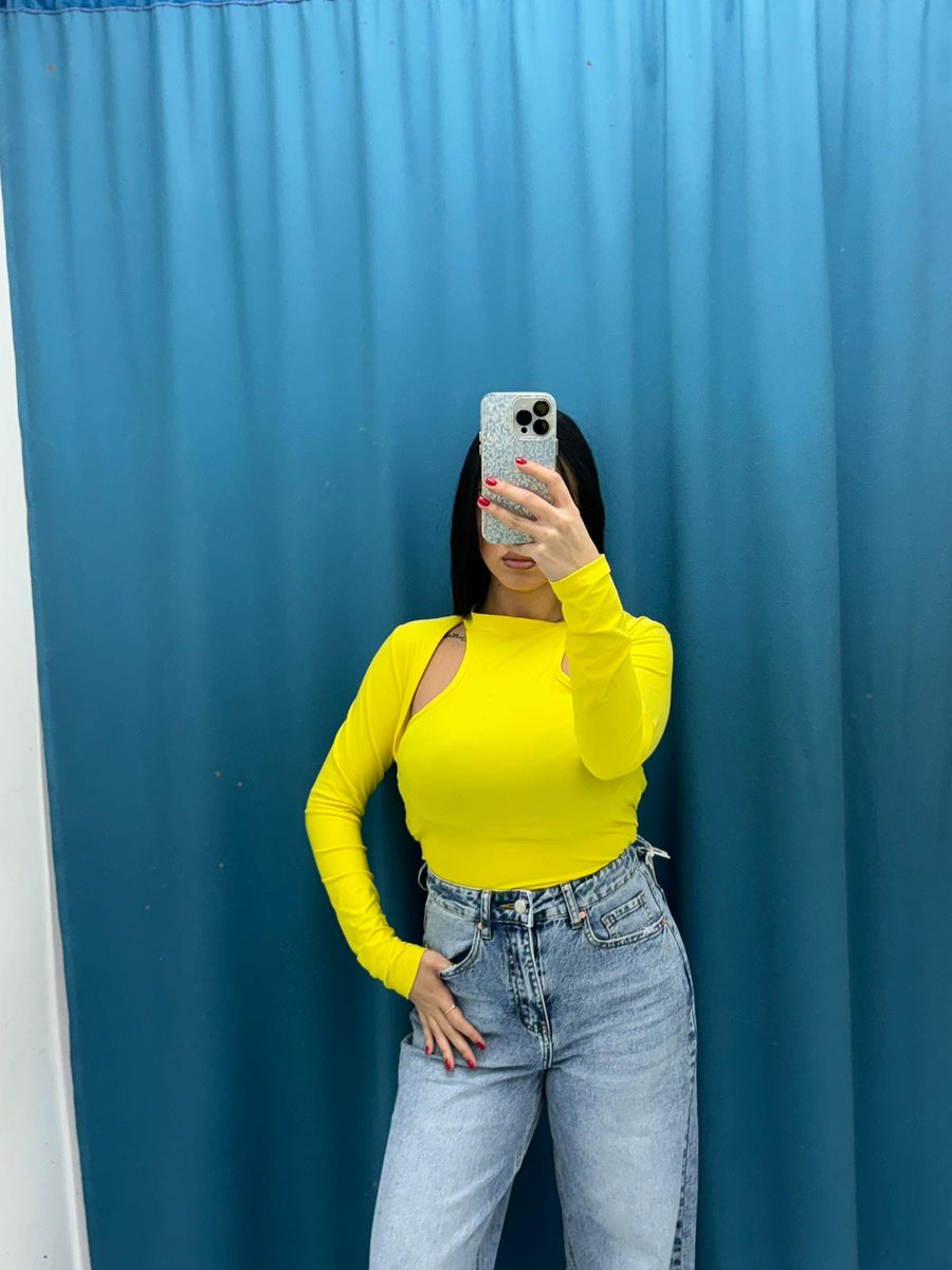 Body cut out 16187