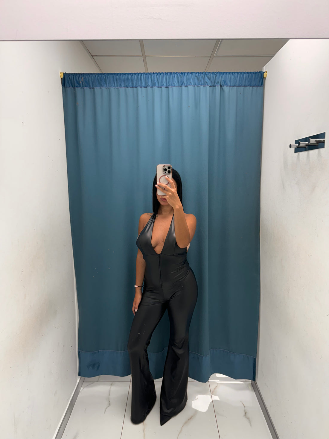 Bold & Chic – Tuta in Pelle 19388