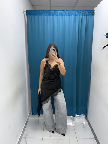 Canotta satinata con dettagli in pizzo-315