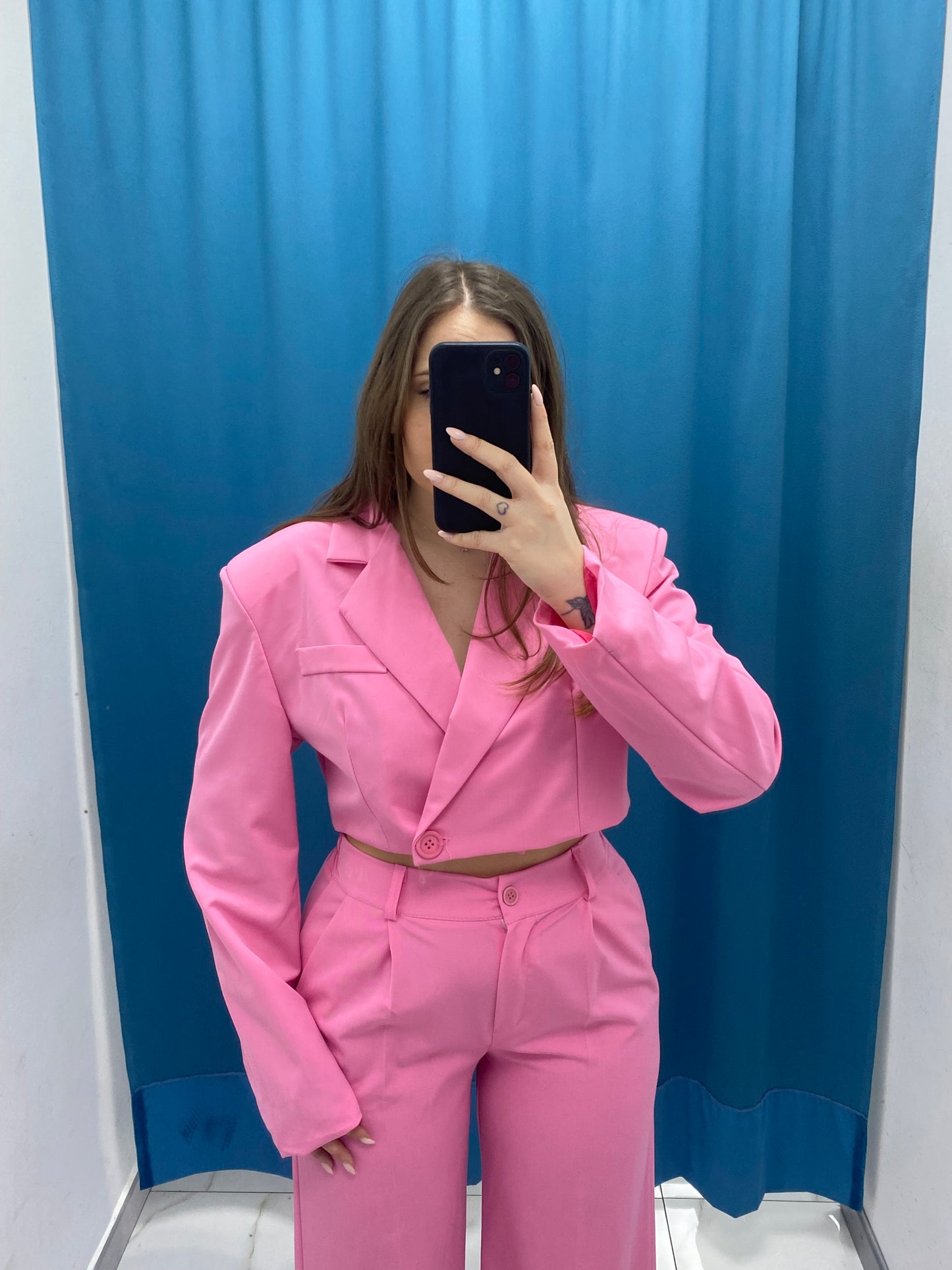 Tailleur giacca crop e pantalone fucsia 38411