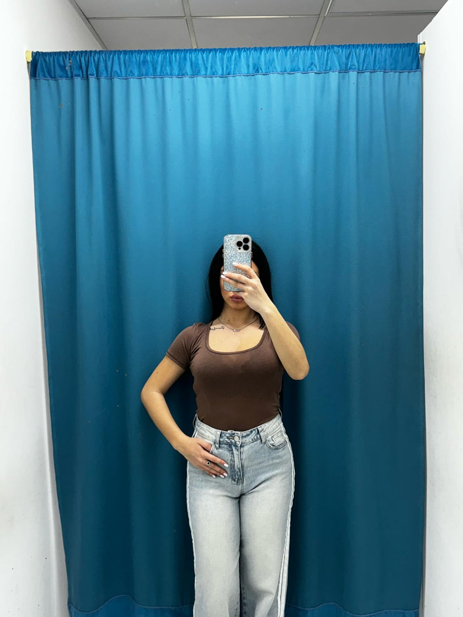 Body mezze maniche con scollo 5377