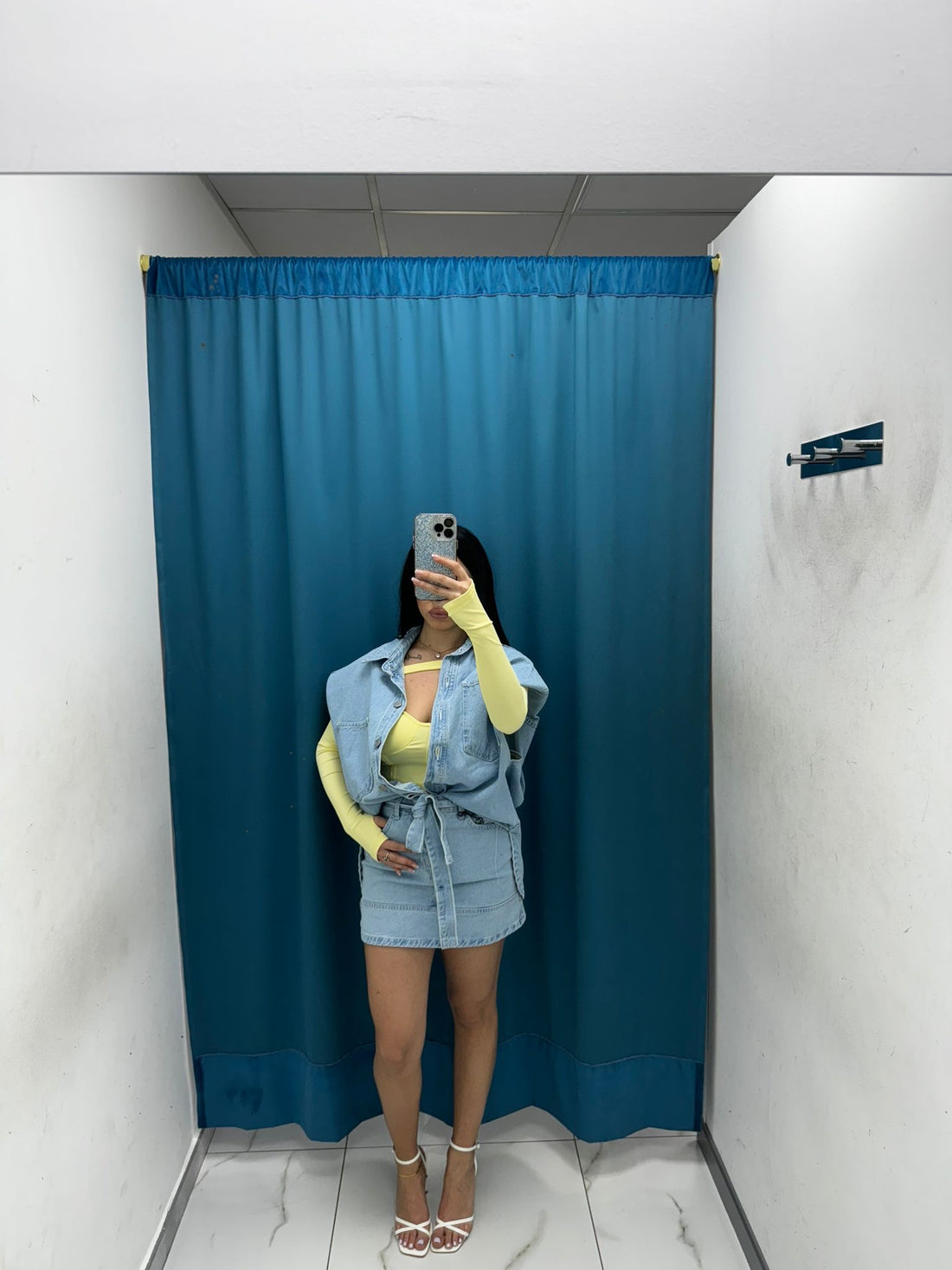 Coordinato gilet denim e gonna 030