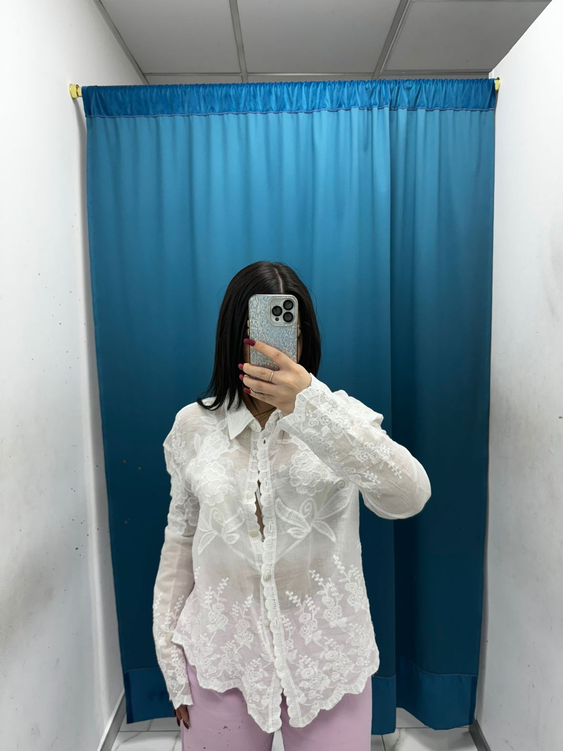 Camicia con ricami 481