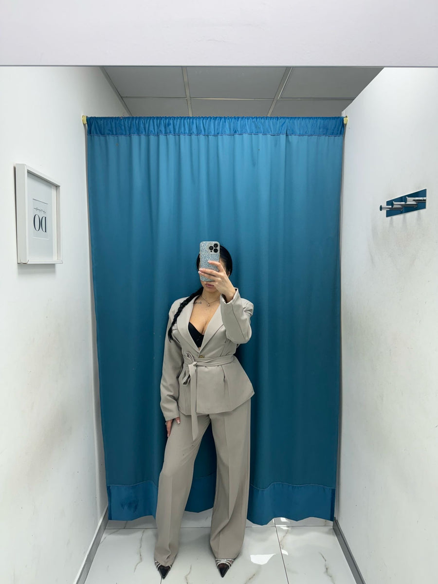 Tailleur con cintura 13158