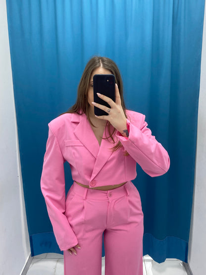 Tailleur giacca crop e pantalone fucsia 38411