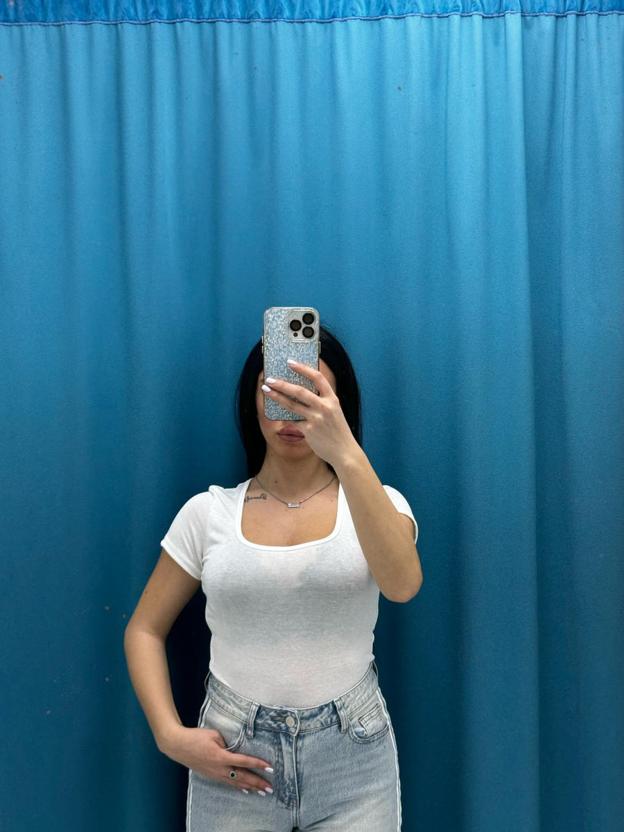 Body mezze maniche con scollo 5377
